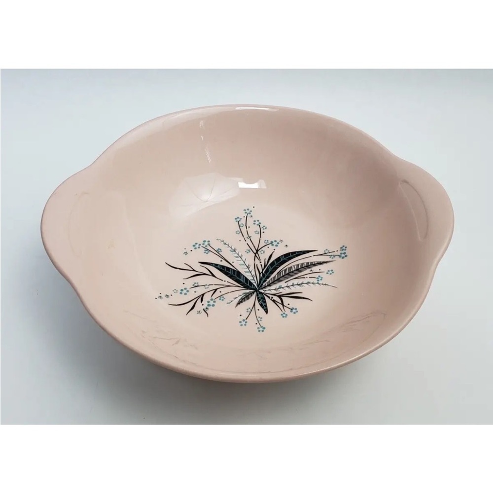 Vintage Carnation
Remembrance Pink Serving
Bowl 1950s Crooksville USA